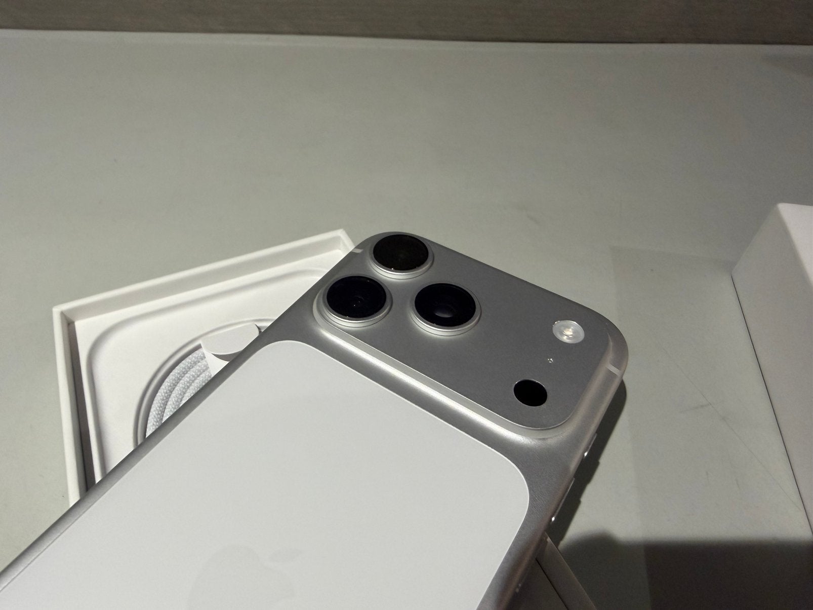 Apple iPhone 17 Pro 256GB Zilver, Ophalen of Verzenden, Zo goed als nieuw, Nvt, Nvt