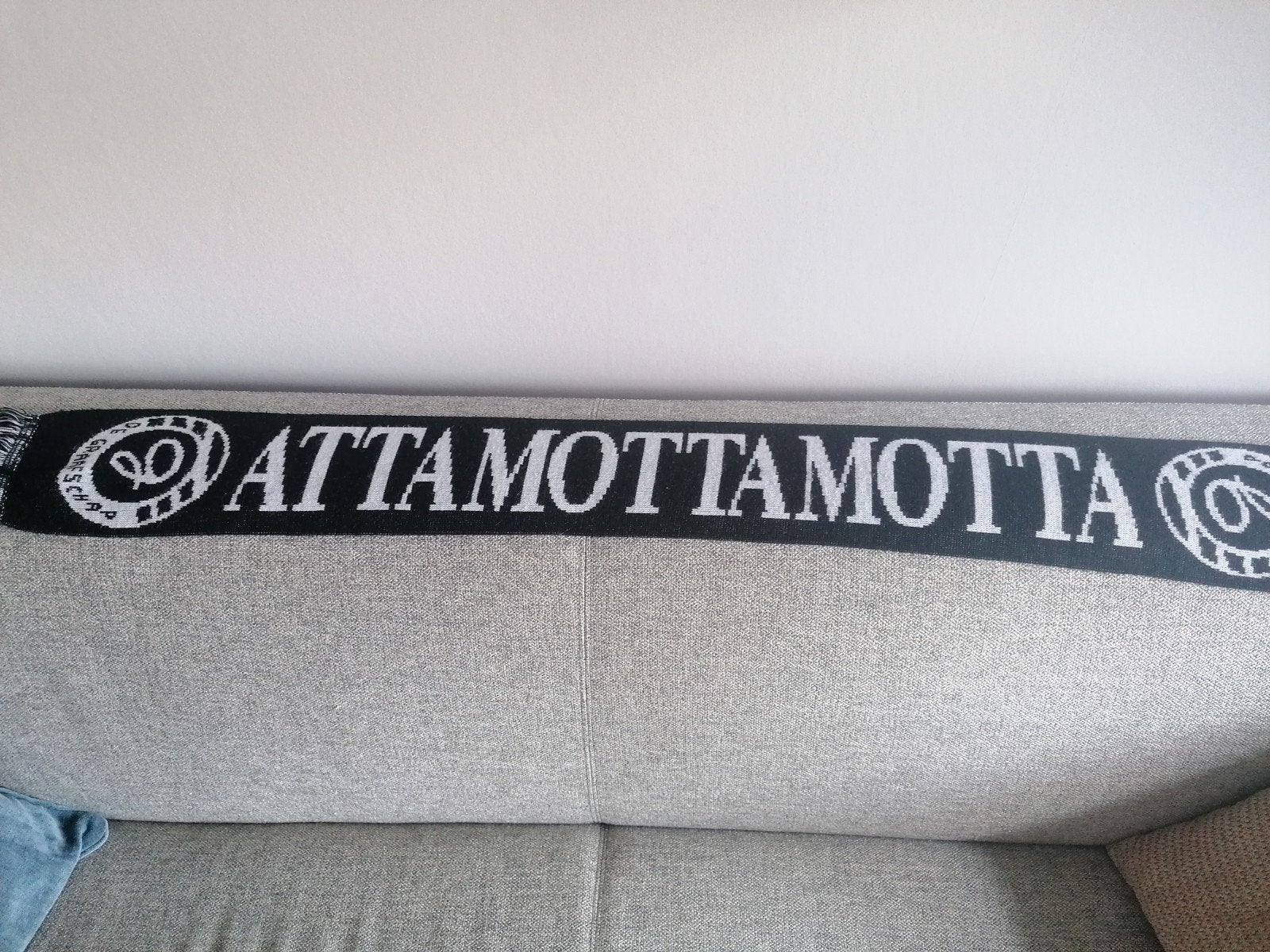De Graafschap Sjaal Attamottamotta D'ran Superboer
Vin, Ophalen of Verzenden, Zo goed als nieuw, Overige binnenlandse clubs, Vaantje of Sjaal