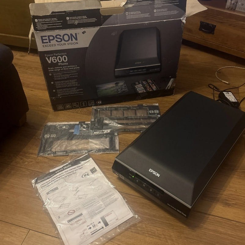 EPSON PERFECTION V600 FOTOSCANNER, Ophalen of Verzenden, Zo goed als nieuw, Fotoscanner, Epson