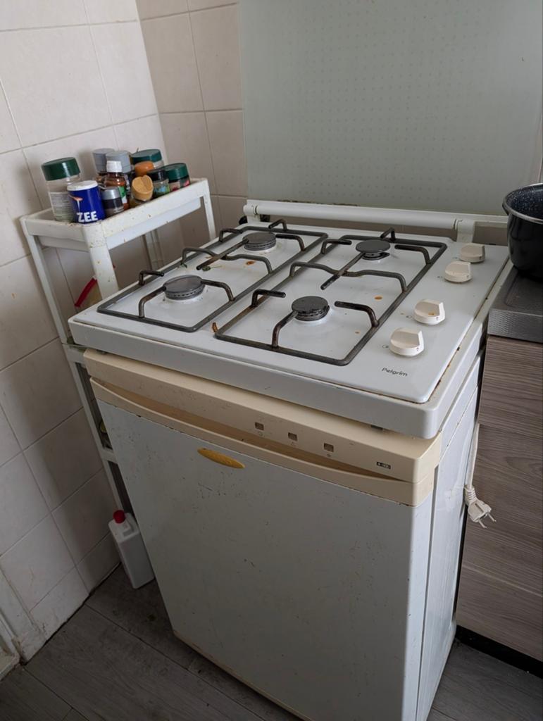 Diepvries en gasfornuis gratis ophalen, Ophalen, Gebruikt, 4 kookzones, Gas