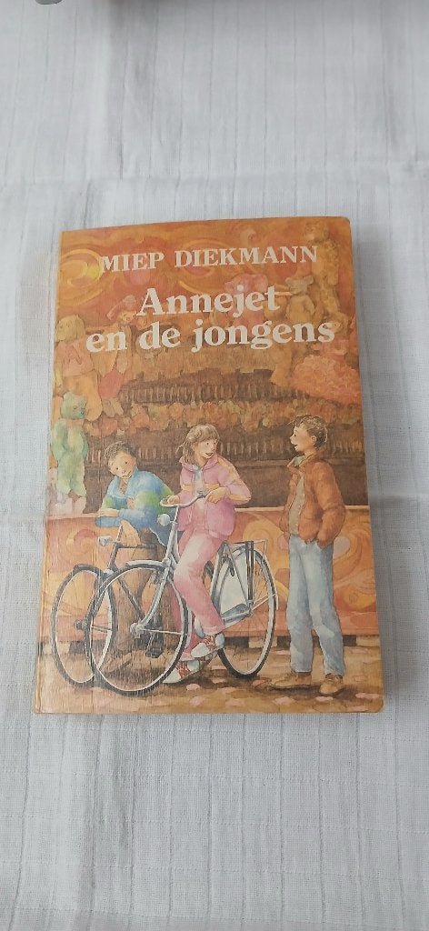 Annejet en de jongens - Miep Diekmann, Non-fictie, Miep Diekmann, Ophalen of Verzenden, Zo goed als nieuw