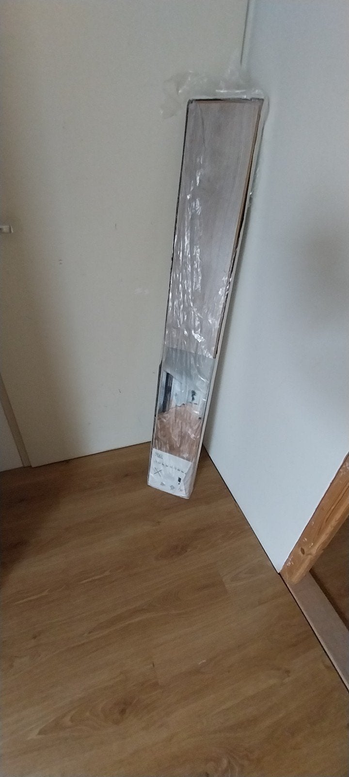 Te koop 1pak laminaat. ( 8 platen) nieuw. Kleur grijs., Ophalen, 50 tot 150 cm, Nieuw, 10 tot 30 cm