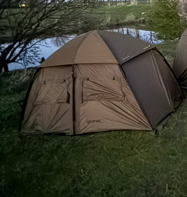 Sonik AXS 1-Man Bivvy karpertent + Vapour/Skull Cap, Watersport en Boten, Ophalen of Verzenden, Zo goed als nieuw, Complete set