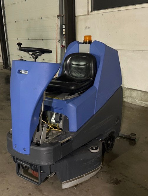 Numatic ttv678 met nieuwe batterijen, Ophalen, Zo goed als nieuw