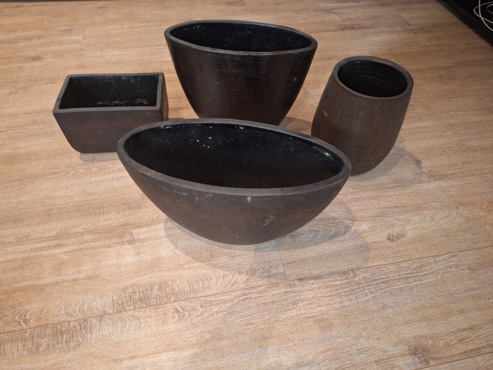 Serie donkerbruine bloempotten van Intratuin, Overige materialen, Gebruikt, Minder dan 40 cm, Balkon