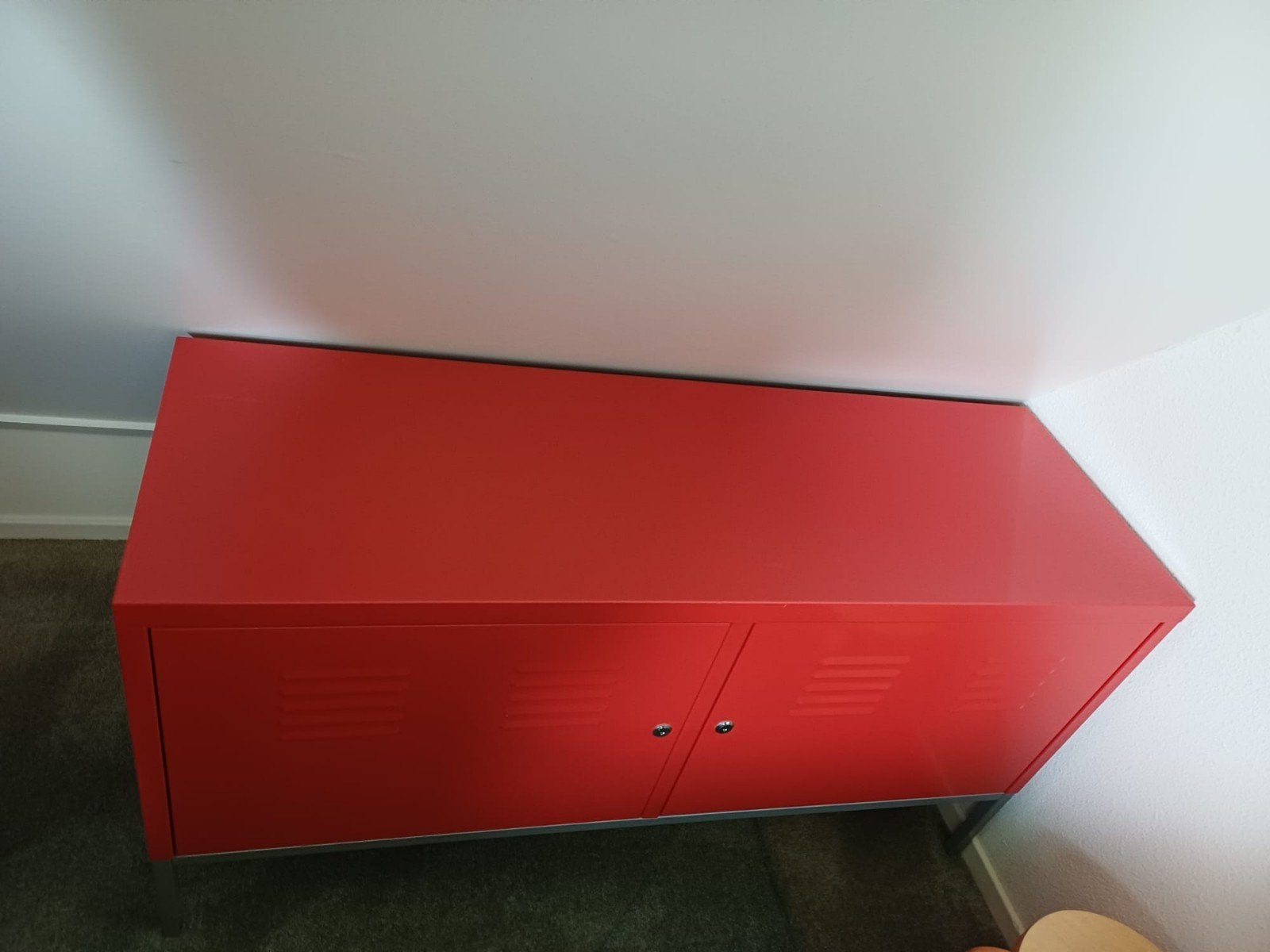 Rood metalen ikea kastje met sleutel, Huis en Inrichting, Kasten | Overige, Ophalen, Gebruikt