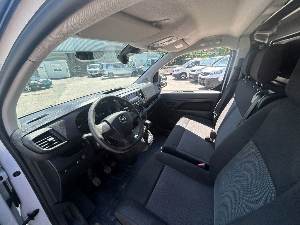 Opel Vivaro 1.5 Diesel 120 S&S 3 persoons, Auto's, Bestelauto's, Voorwielaandrijving, 15 km/l, Gebruikt, Zwart