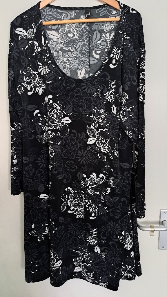 W 2 Mooie zwart/witte travel tuniek Yoek L 46/48, Kleding | Dames, Yoek, Zwart, Maat 46/48 (XL) of groter, Ophalen of Verzenden