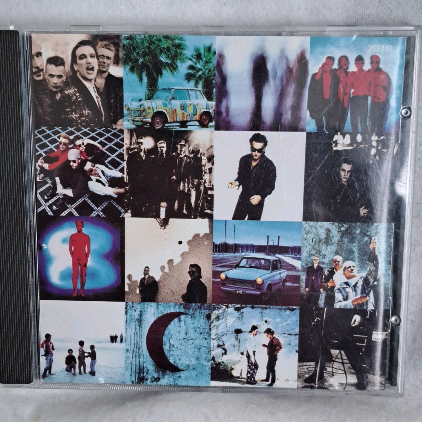 cd  U2  achtung baby, Rock, Ophalen of Verzenden, Zo goed als nieuw, Inclusief boekje