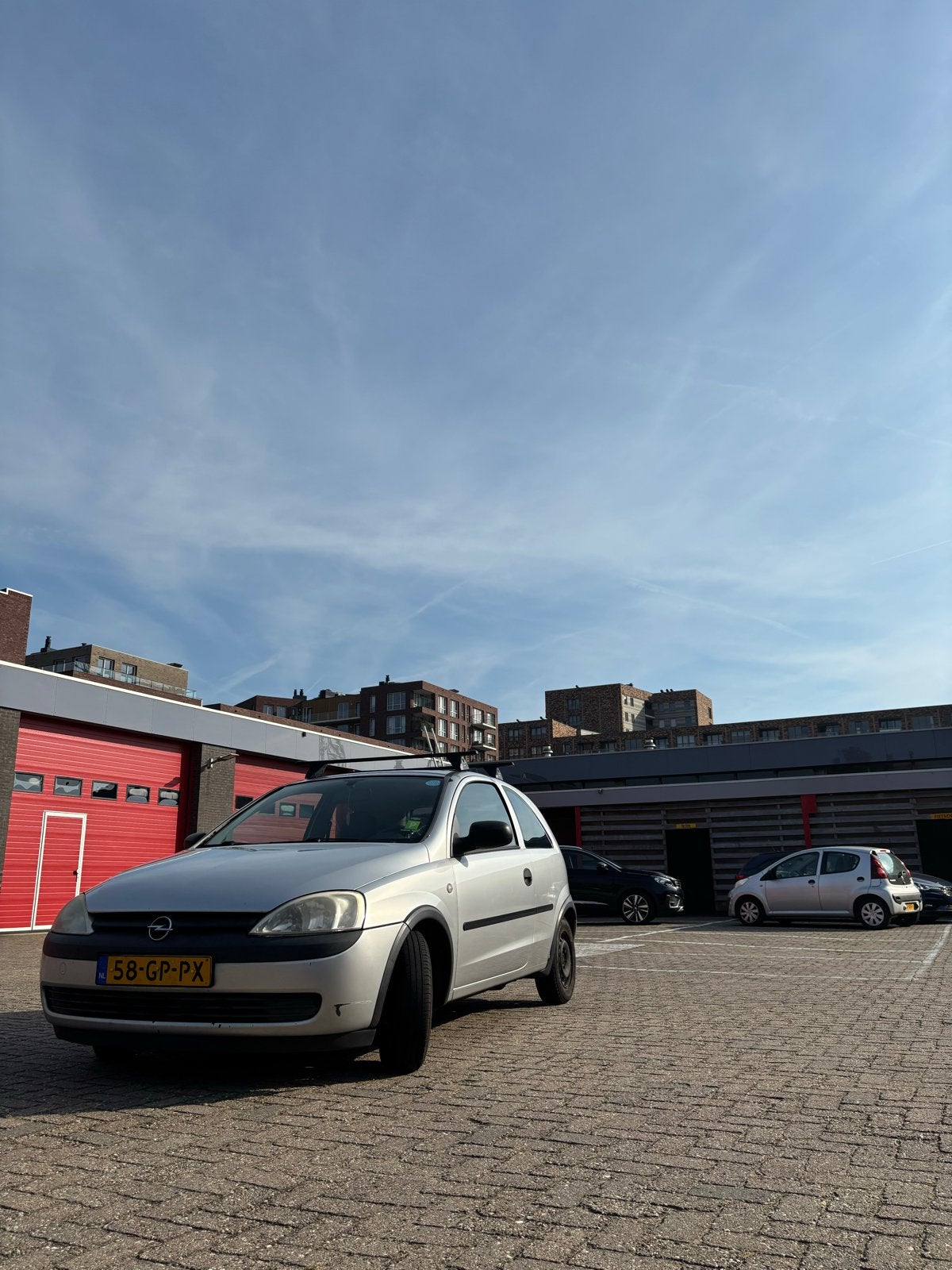 Opel Corsa 1.2 16V 3D 2001 Grijs met trekhaak, Voorwielaandrijving, 450 kg, 74 pk, 31 €/maand