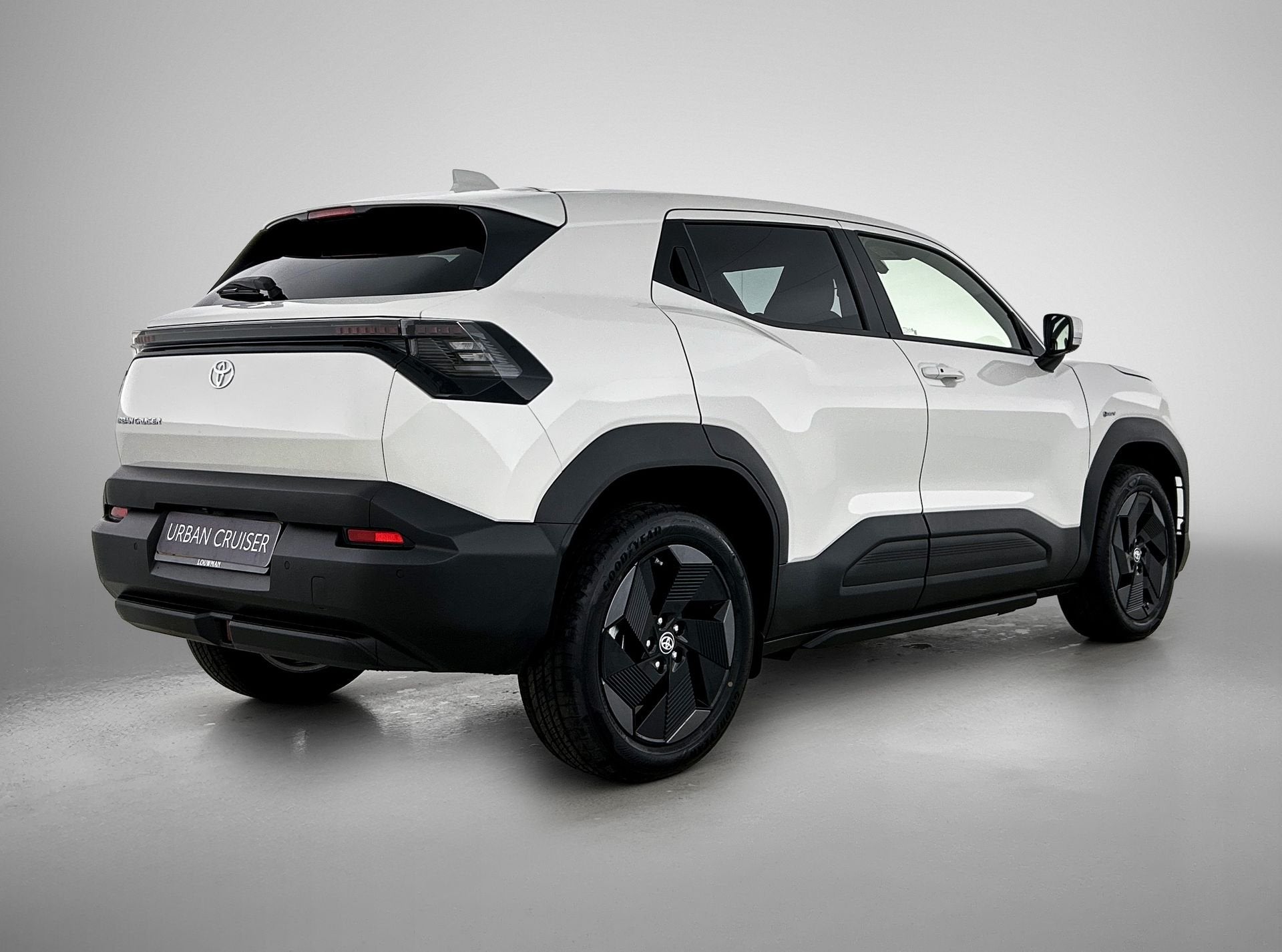 Toyota Urban Cruiser Dynamic 61 kWh *EV-Deal* (bj 2026), Auto's, 12 maanden, Leder en Stof, Wit, Origineel Nederlands