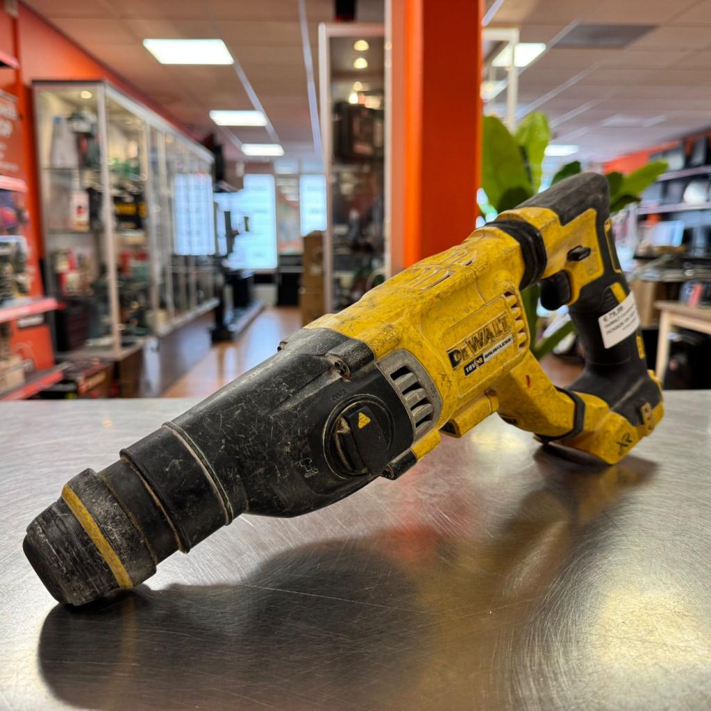 DeWALT Combihamer DCH263N 18V SDS-Plus, Dewalt, Zo goed als nieuw, Support@dewalt.com, 701 E. Joppa Road
Towson, MD 21286
USA
