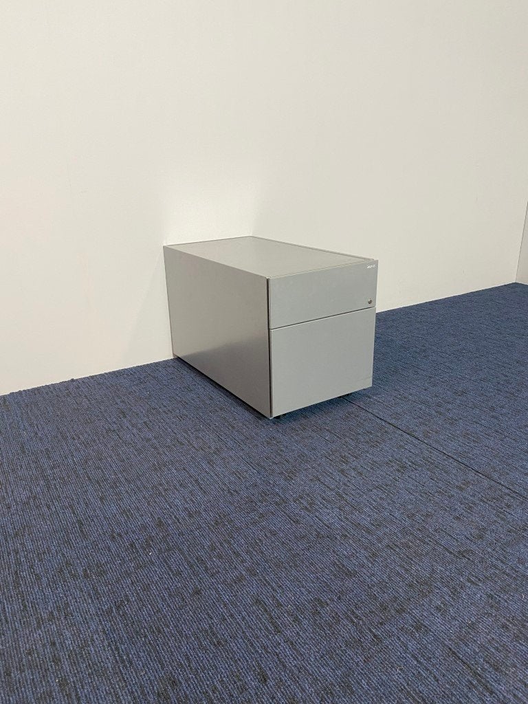 2 x Ladeblok Gispen, aluminium, H 49 x B 42 x D 78 cm.