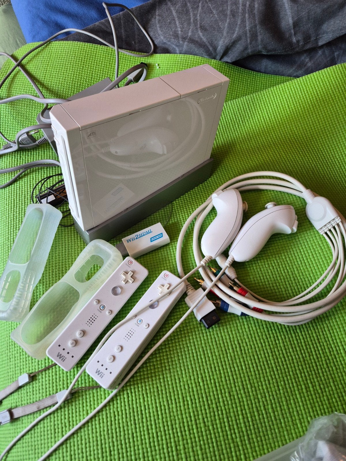 Wii Console met 2 controllers en accessoires, Verzenden, Gebruikt, Met 2 controllers
