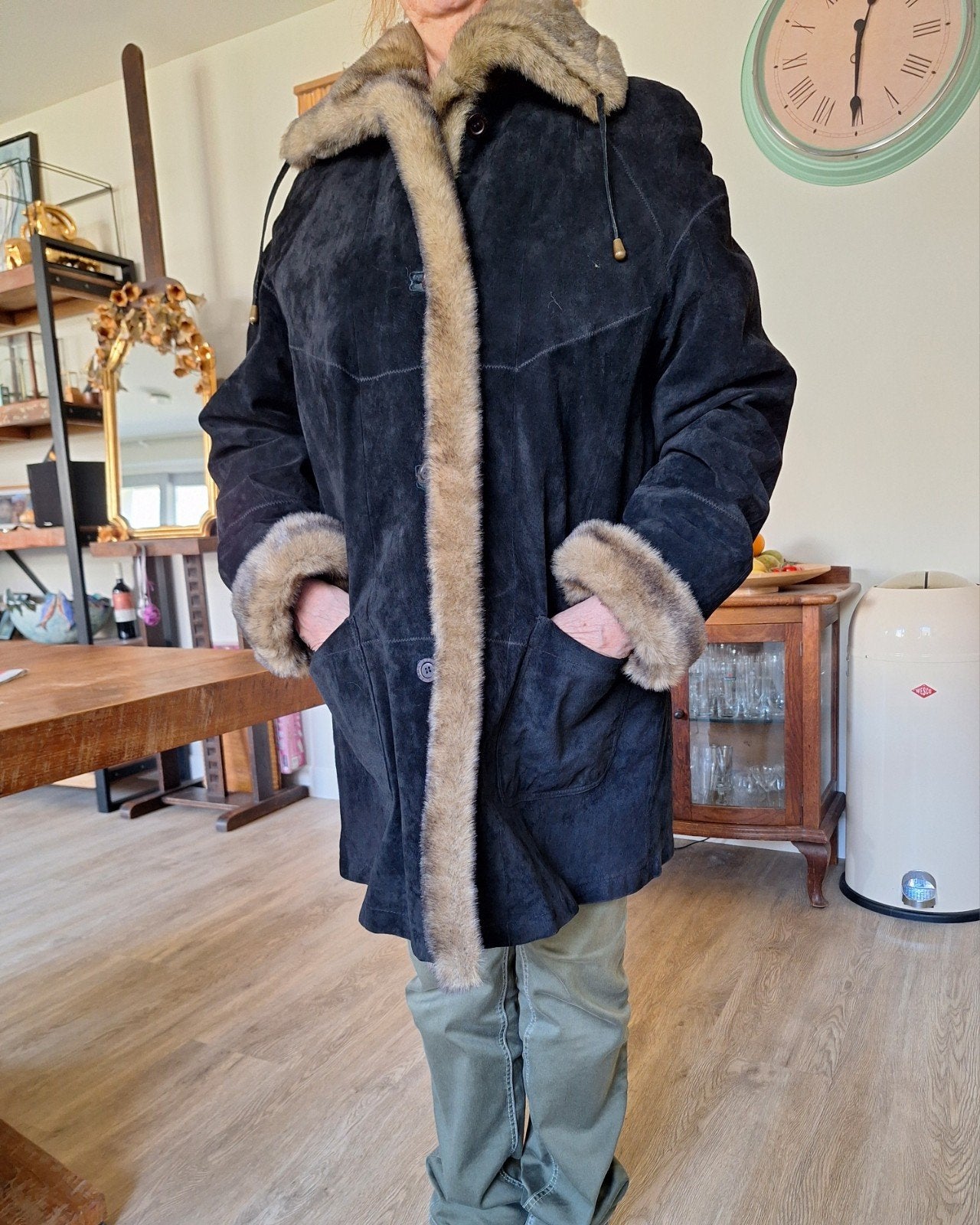 Stijlvolle suede winterjas, maat 46, Ophalen, Zo goed als nieuw, Zwart