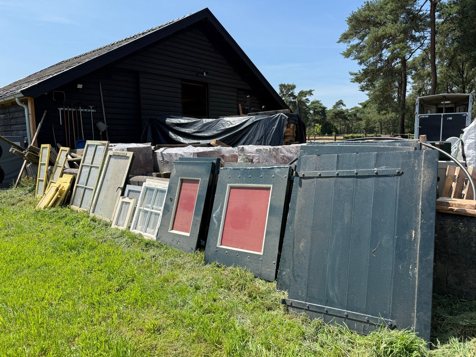 Gratis! Diverse oude boerderij ramen, luiken en staldeuren, Ophalen, Gebruikt, 80 tot 100 cm, Overige typen