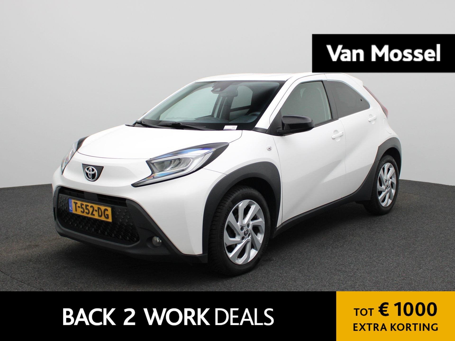 Toyota Aygo X 1.0 VVT-i MT first | Apple Carplay / Android A