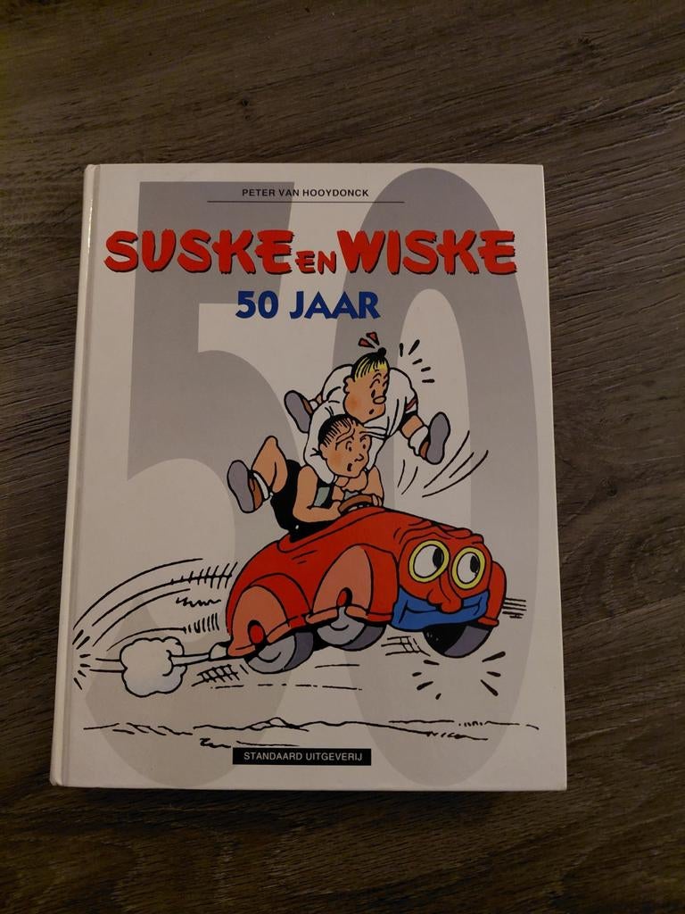Suske en Wiske 50 Jaar - Jubileumboek, Boeken, Eén stripboek, Ophalen of Verzenden, Zo goed als nieuw, Peter van Hooydonck