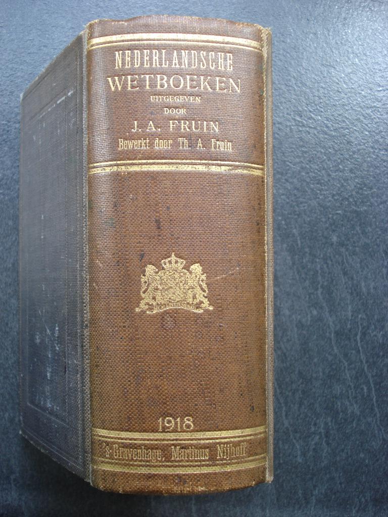 oud Nederlandsch boek wetboek 1918 WOI Fruin WO1 militaria, Voor 1940, Overige onderwerpen, Zie beschrijving, Ophalen