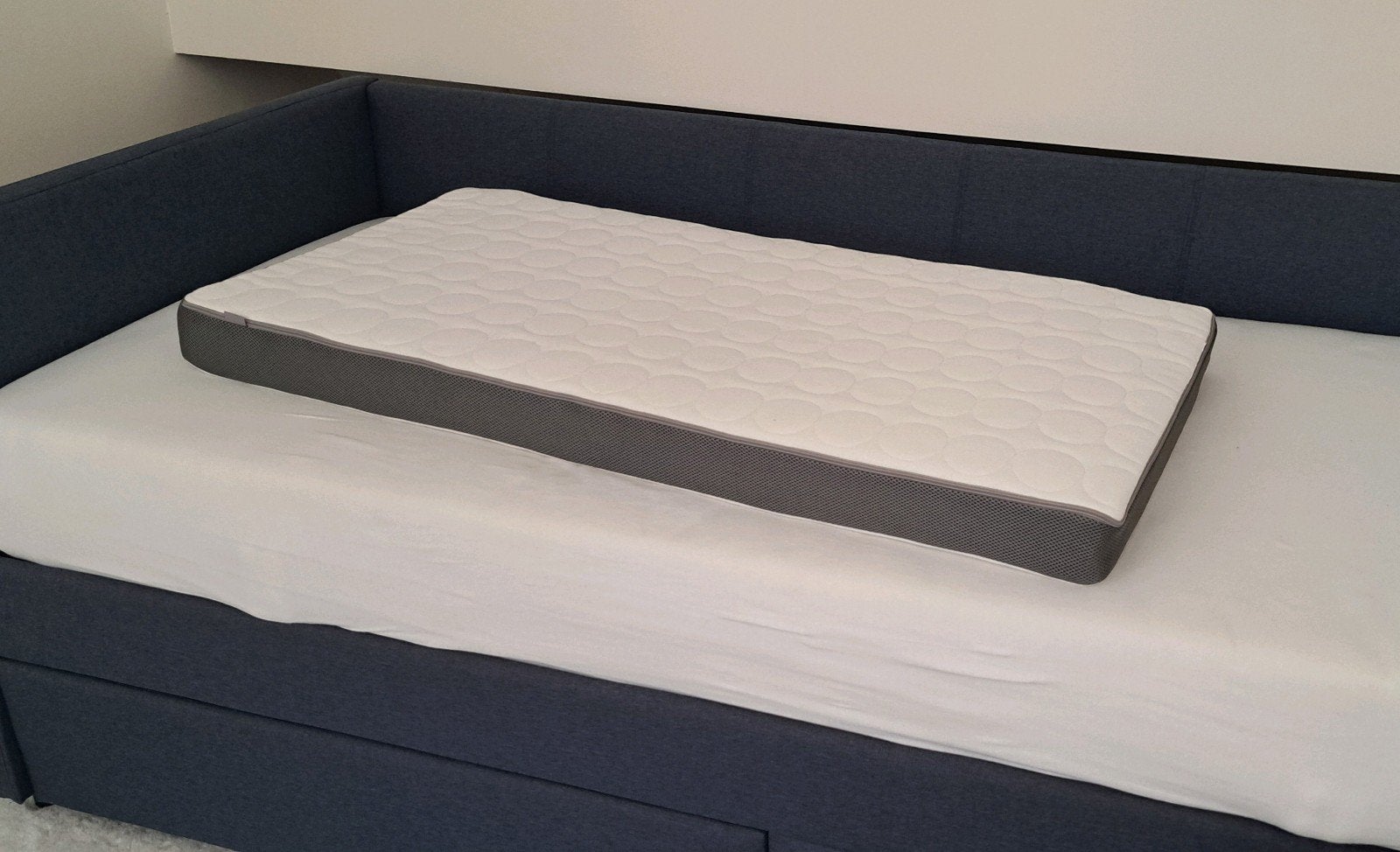IKEA HIMLAVALV 3D matras 60x120 zgan, Ophalen, Zo goed als nieuw, Matras