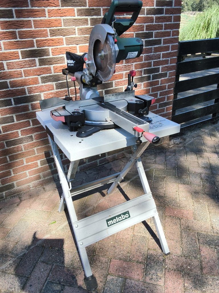 Metabo afkortzaagmachine met onderstel, Ophalen, Gebruikt, 70 mm of meer, Afkortzaag