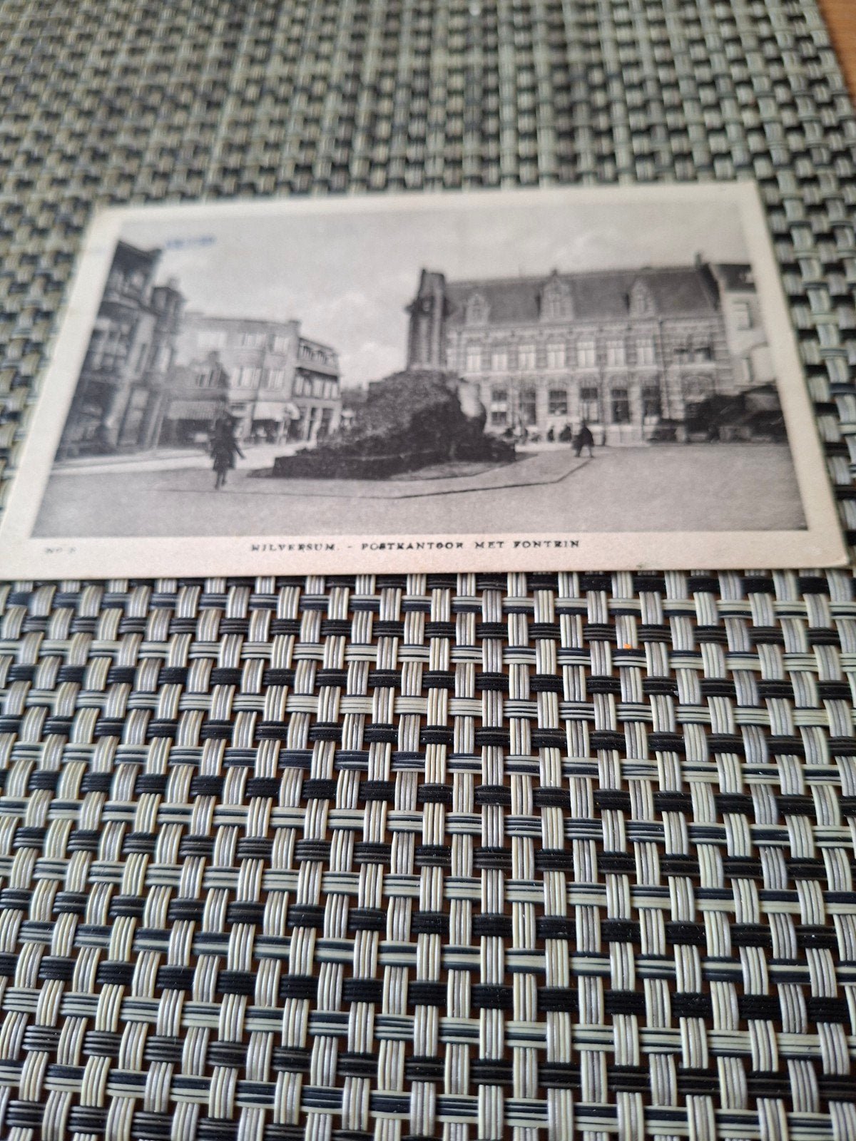 Hilversum - Postkantoor met Fontein (1931, Ophalen of Verzenden, 1920 tot 1940, Gelopen, Noord-Holland