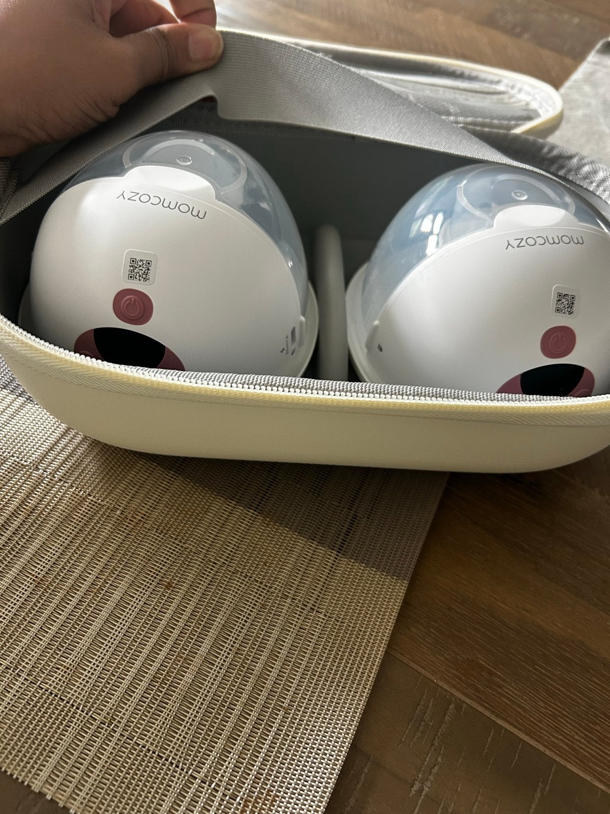 Momcozy draagbare borstkolf met etui. M5 Smart Borstkolf, Ophalen of Verzenden, Zo goed als nieuw