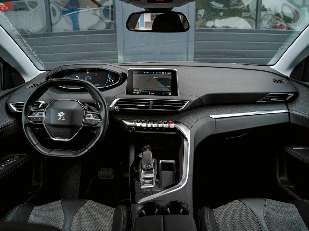 Peugeot 5008 1.2 PureTech Allure | CAMERA | TREKHAAK, Auto's, Peugeot, Gebruikt, 1199 cc, Zwart, Bedrijf
