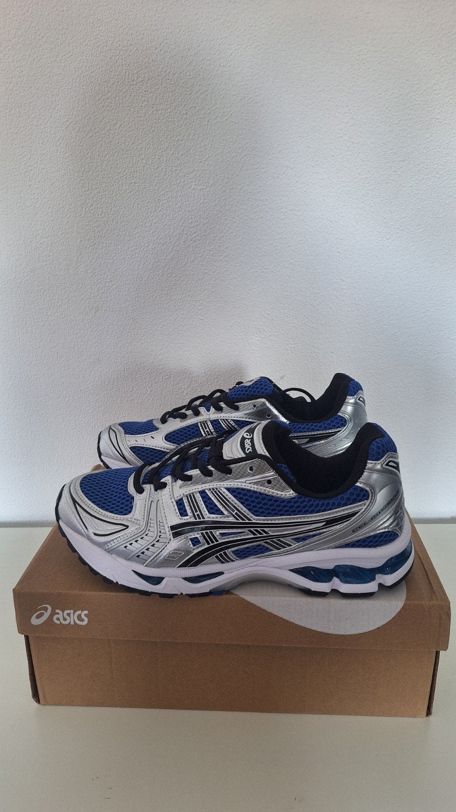 ASICS GEL-1090V2 Sportschoenen - Nieuw in doos, Nieuw, Sneakers of Gympen, ASICS, Verzenden