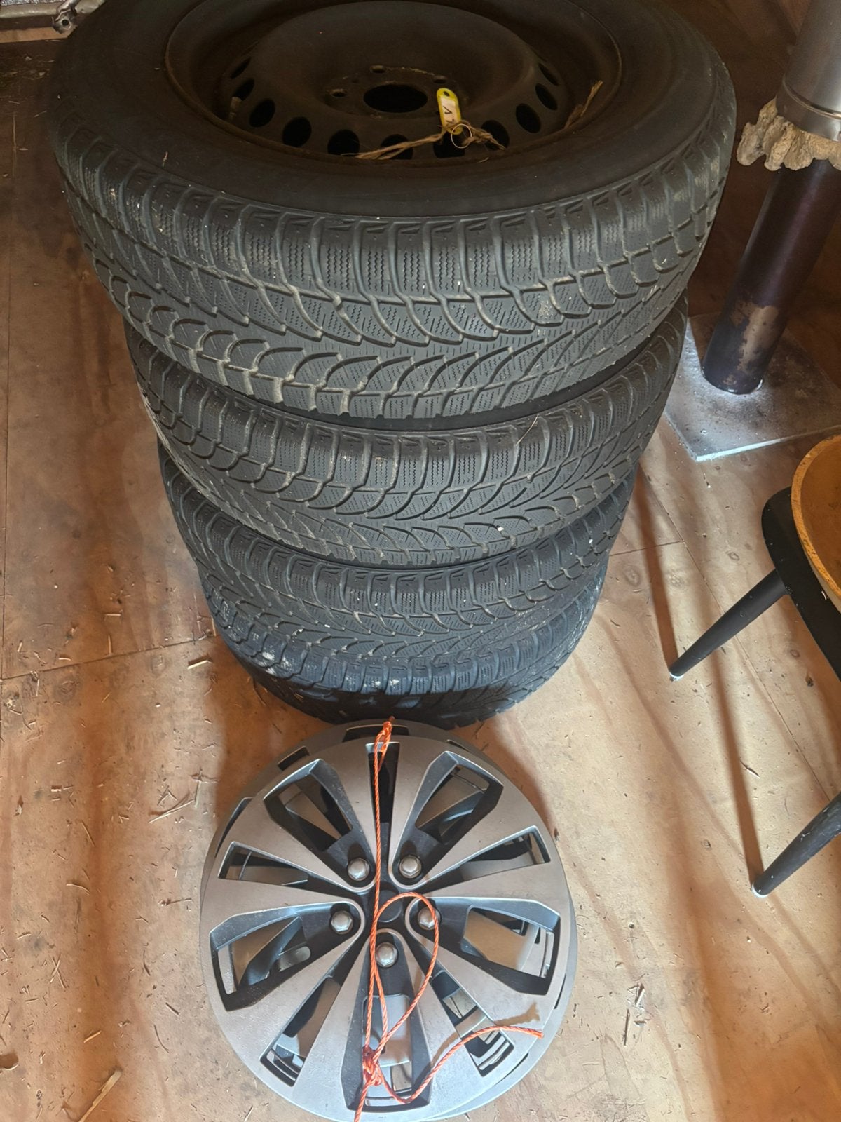 Set winterbanden 215/65R16 98H, Ophalen, 215 mm, 16 inch, Banden en Velgen