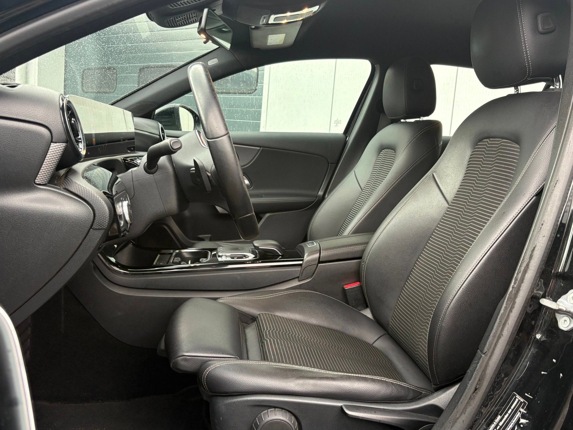 Mercedes-Benz A-klasse 180d Autom. Premium+ Widescreen BTW, Auto's, 1345 kg, Gebruikt, 4 cilinders, Parkeerassistent