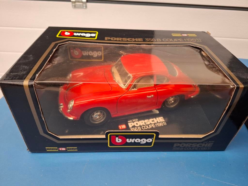 Burago Porsche 356B Coupé 1961 rood 1/18 nieuw in doos., Ophalen of Verzenden, Nieuw, Auto, Bburago