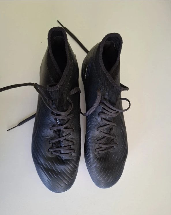Voetbalschoenen maat 41, Maat XS of kleiner, Schoenen, Ophalen of Verzenden, Zo goed als nieuw
