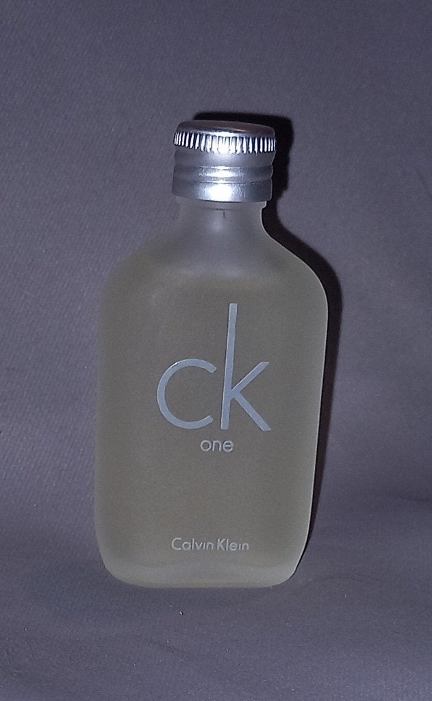 Volle parfum mini - Calvin klein ck one, Ophalen of Verzenden, Zo goed als nieuw, Miniatuur, Gevuld