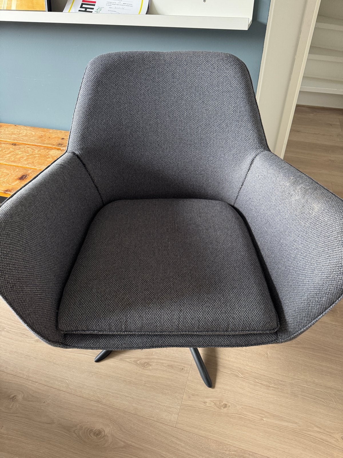 Comfortabele grijze fauteuil met draaivoet, Ophalen, Gebruikt, Eén, Stof