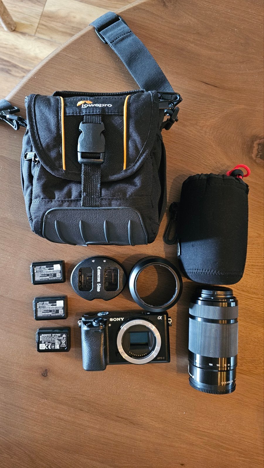 Systeemcamera Sony Alpha met zoomlens, tas en accessoires, Audio, Tv en Foto, Fotocamera's Digitaal, Ophalen of Verzenden, Sony