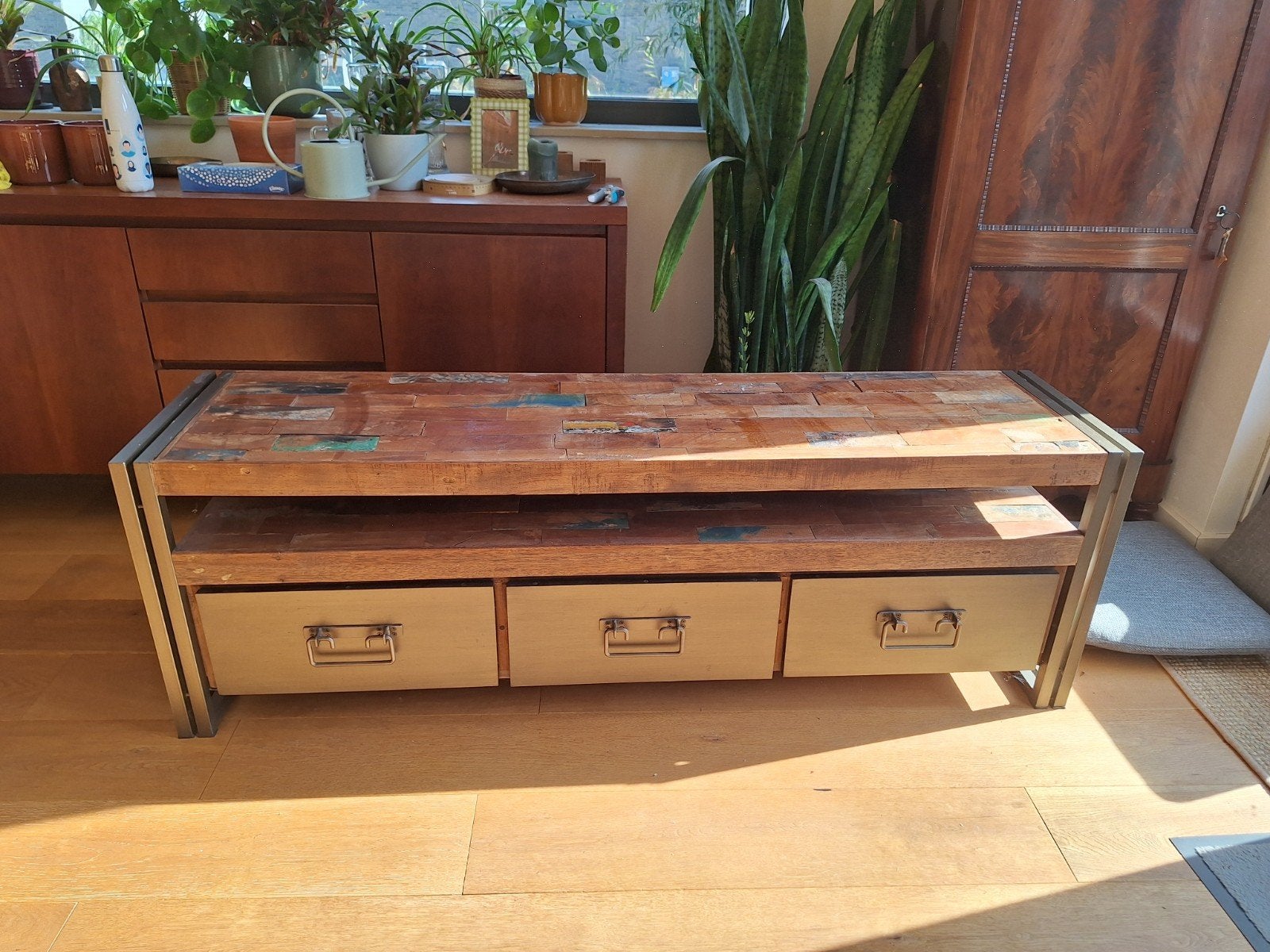 TV-meubel met hout en metaal, Huis en Inrichting, Industrieel, Landelijk, Gerecycled, Gebruikt, 150 tot 200 cm, Met lade(s)