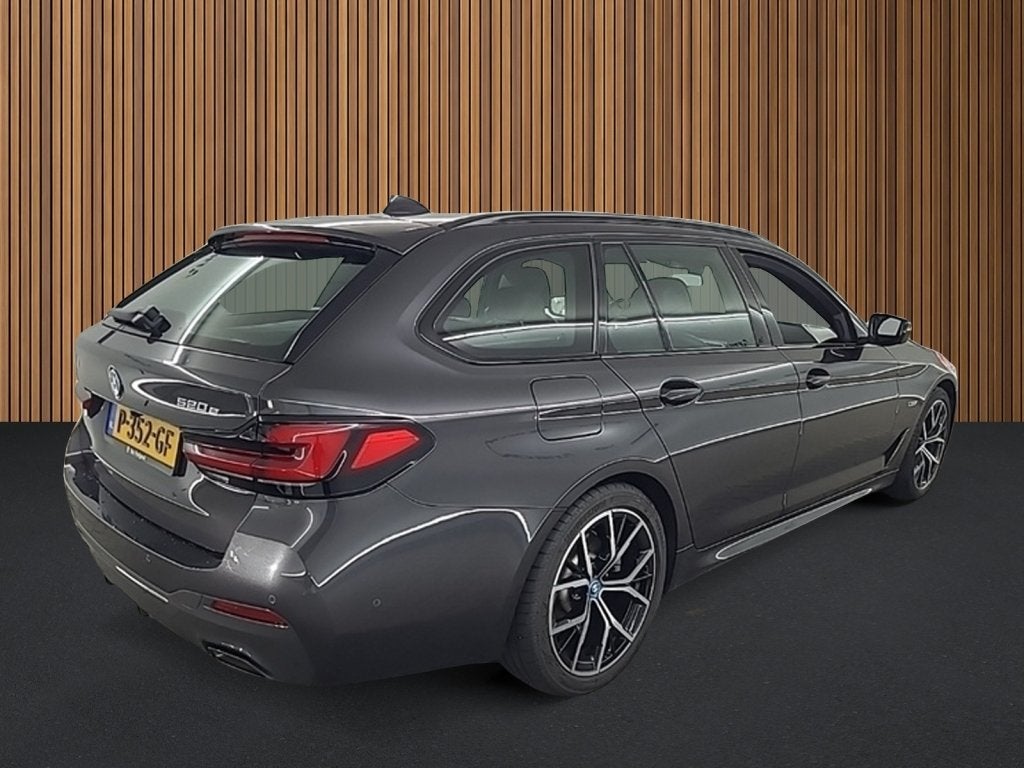 Bmw 5-serie Touring 520e Bns Edit.+ 1e-Eig. & Dealer-Onderh, Auto's, Gebruikt, Euro 6, 4 cilinders, Hybride Elektrisch/Benzine
