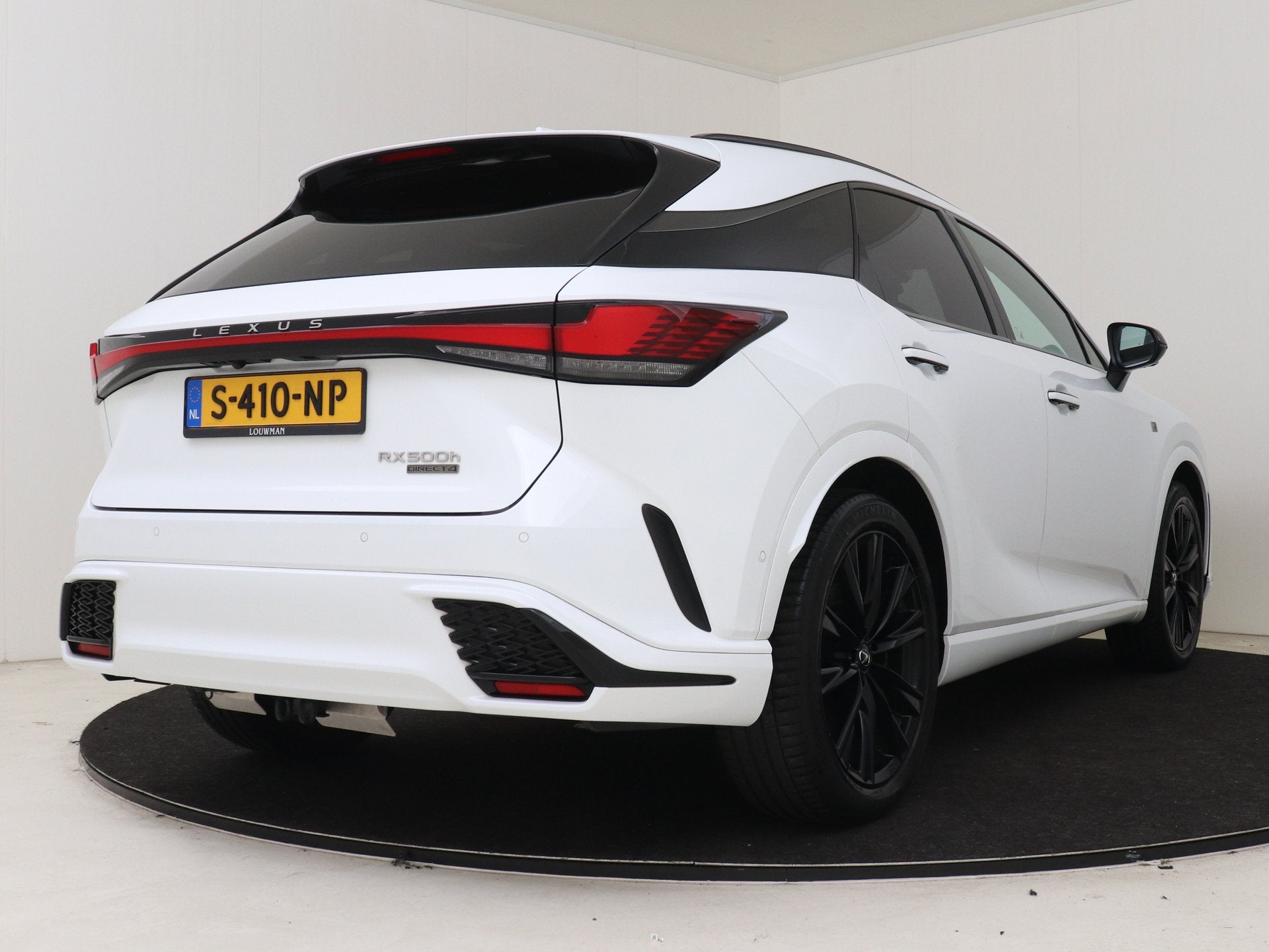 Lexus RX 500h F Sport Line | Dealer onderhouden | Mark Levin, Auto's, Automaat, Gebruikt, 138 €/maand, Wit