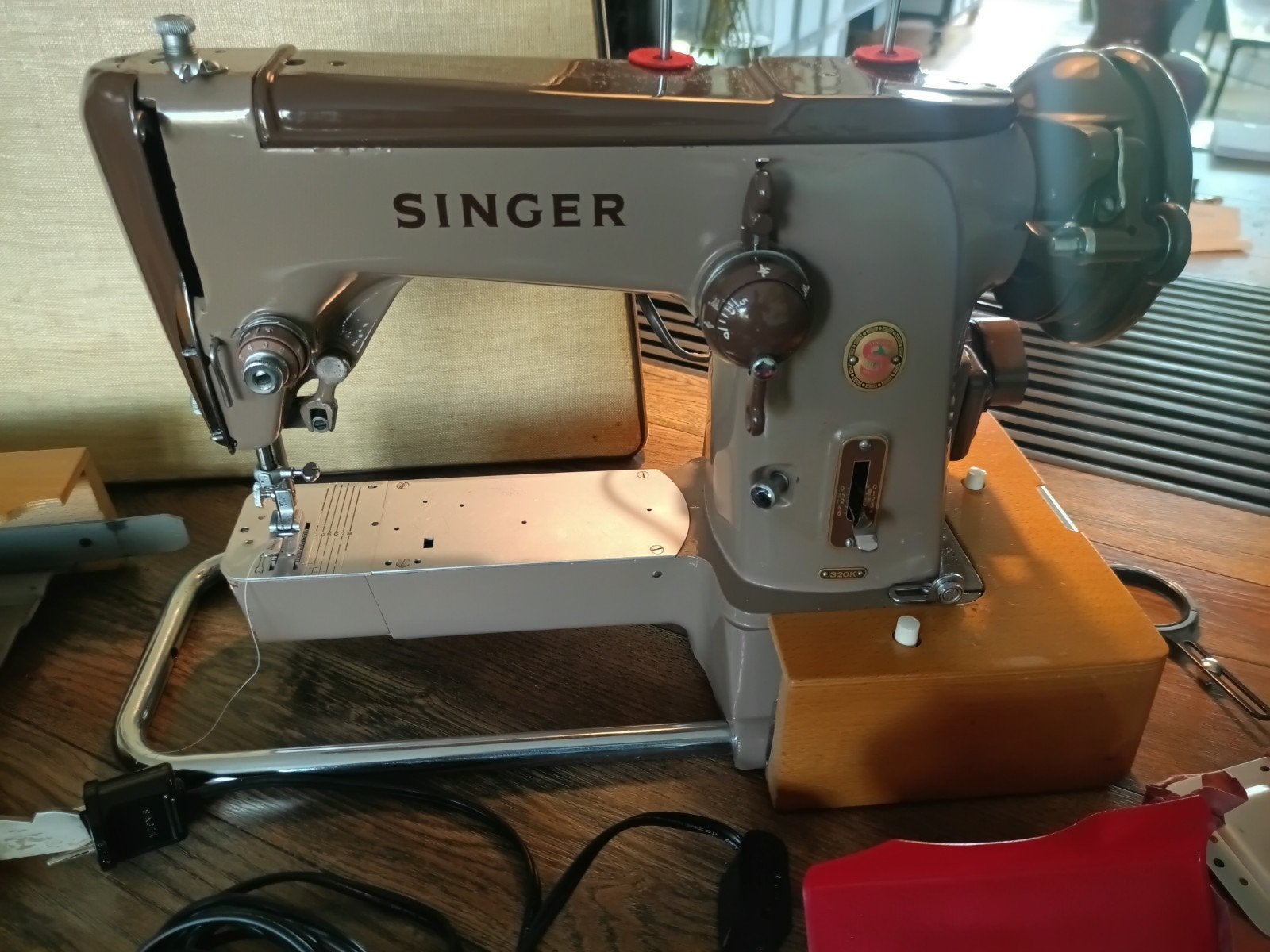 Singer 320K, Ophalen, Zo goed als nieuw, Naaimachine, Singer