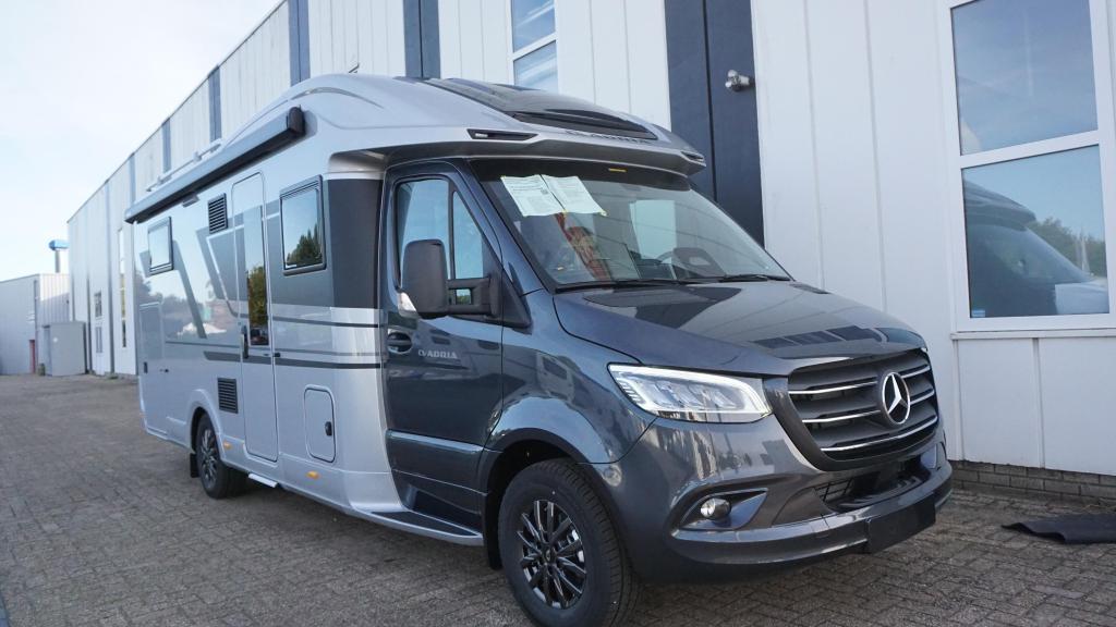 Adria Coral MB Supreme 670 DL, Caravans en Kamperen, Campers, Automaat, Vloeistofverwarming, Bedrijf, Tot en met 3