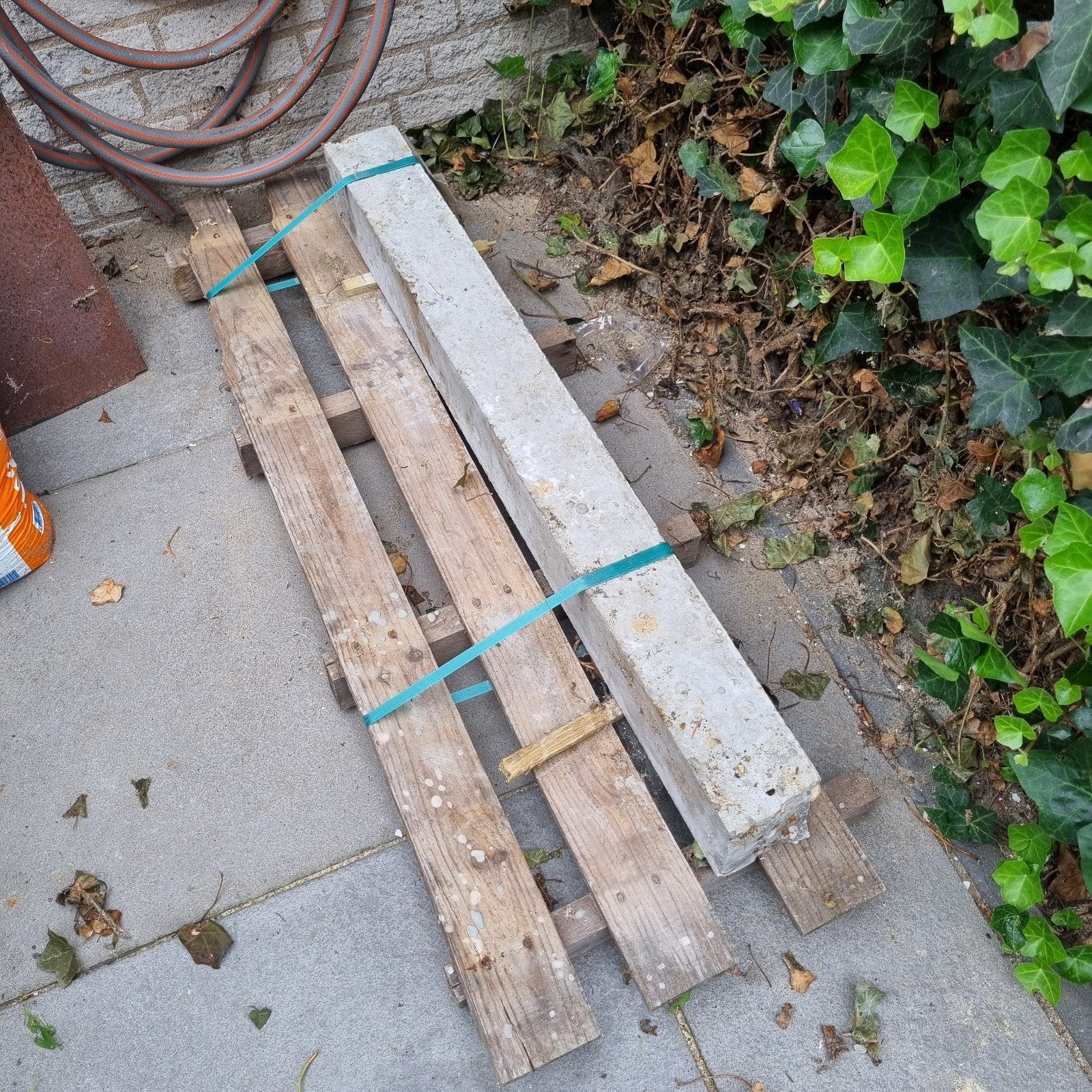 Nieuwe betonnen latei, Ophalen, Nieuw, Beton