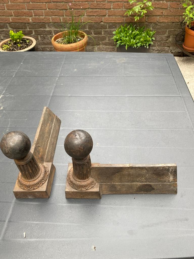 Franse   gietijzeren antieke haardbokken - set van 2, Ophalen, Gebruikt, Houthaard
