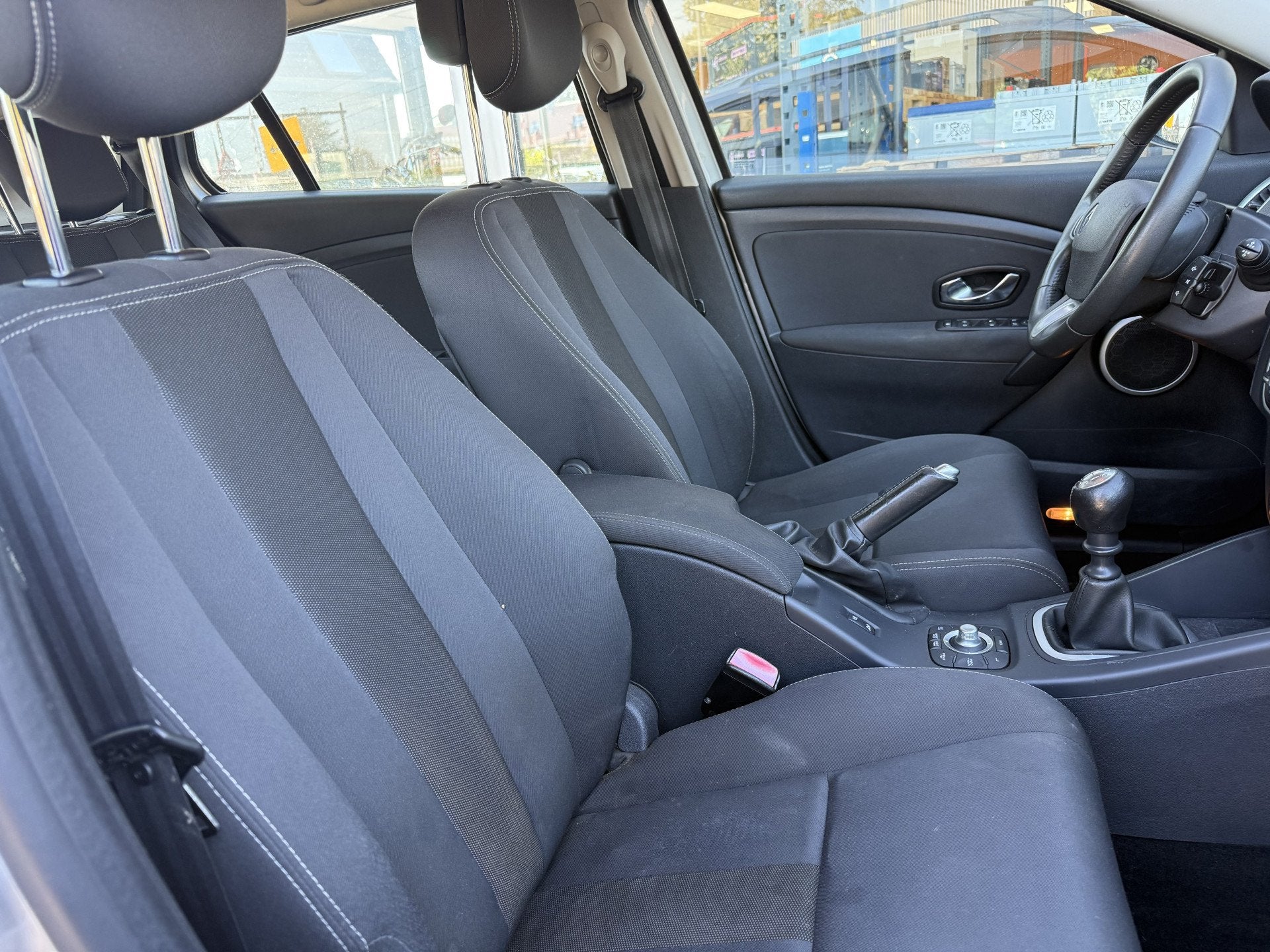 Renault Mégane Estate 1.6 Dynamique 110pk, Trekhaak, Auto's, Euro 5, Stof, Gebruikt, 4 cilinders