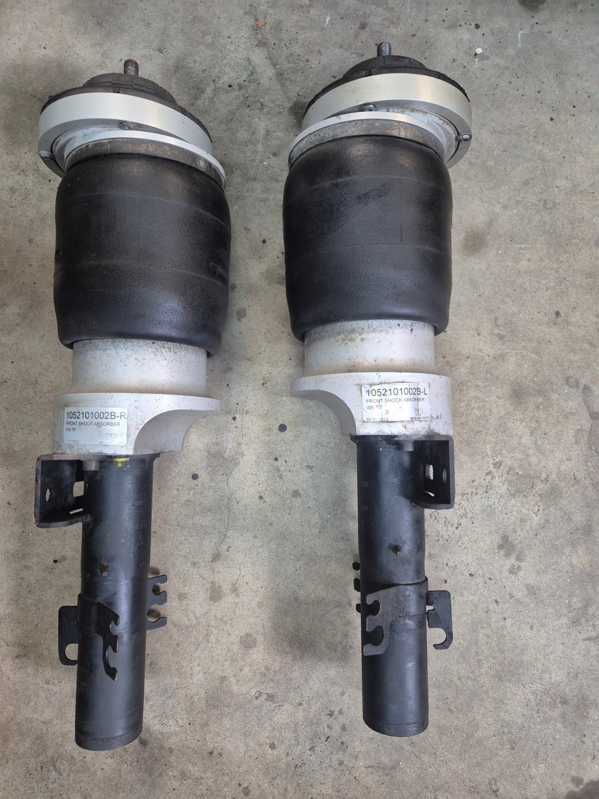 VB Airsuspension veerpoten VW T5, 5.1, 6, California Voor, Auto-onderdelen, Ophalen of Verzenden, Gereviseerd, Volkswagen