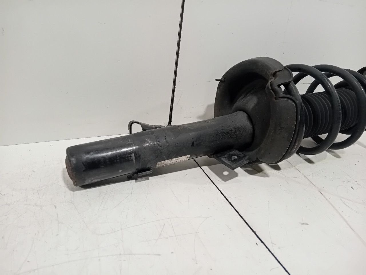 Veerpoot links voor Volvo V40, Auto-onderdelen, Onderdelen@venauto.nl, Van der Ven Autorecycling B.V., Gebruikt, Ettenseweg 76, 4706 PB Roosendaal, The Netherlands