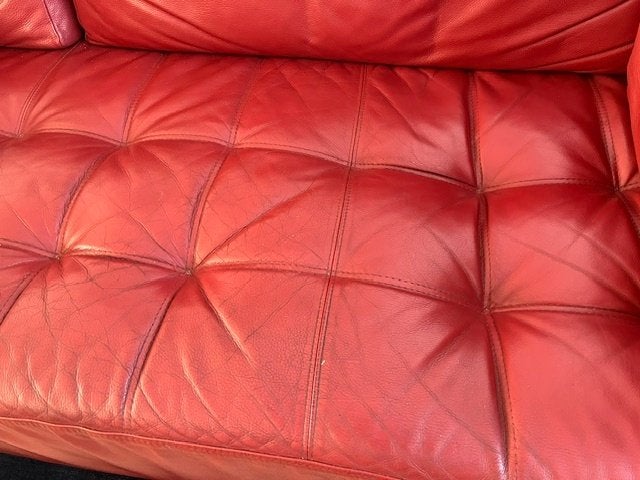 Foto 6 van 2 rode leren Bruhl 2 1/2 zits banken.