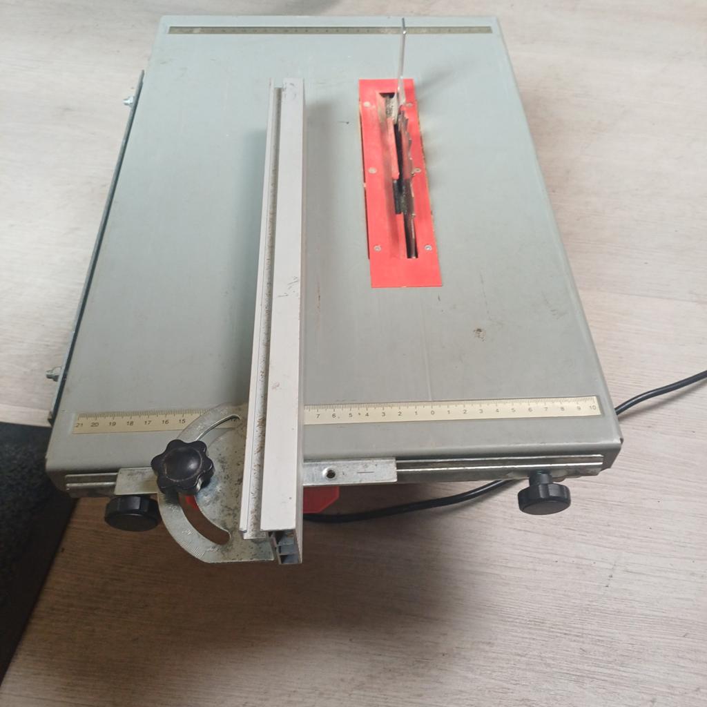 Elektrische zaagtafel., Doe-het-zelf en Verbouw, Gereedschap | Zaagmachines, Ophalen, 1200 watt of meer, Cirkelzaag, 70 mm of meer