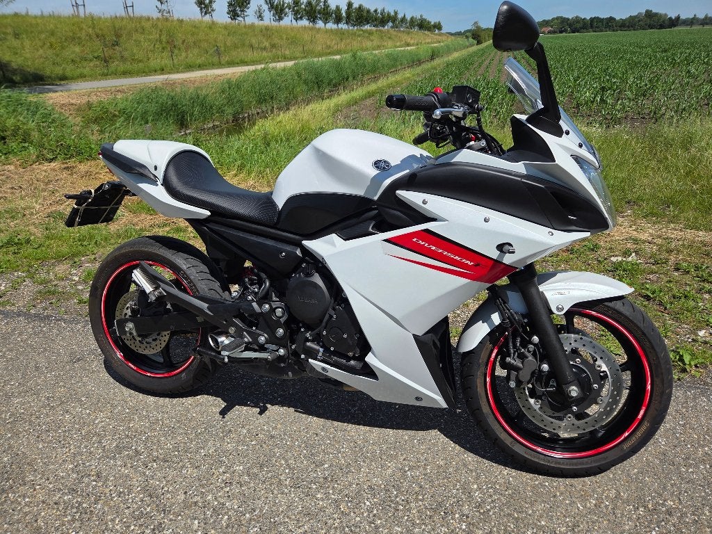 Yamaha XJ6F Diversion uit 2015 met ABS (inruil mogelijk!), -, 4 cilinders, Motorrijbewijs A, -
