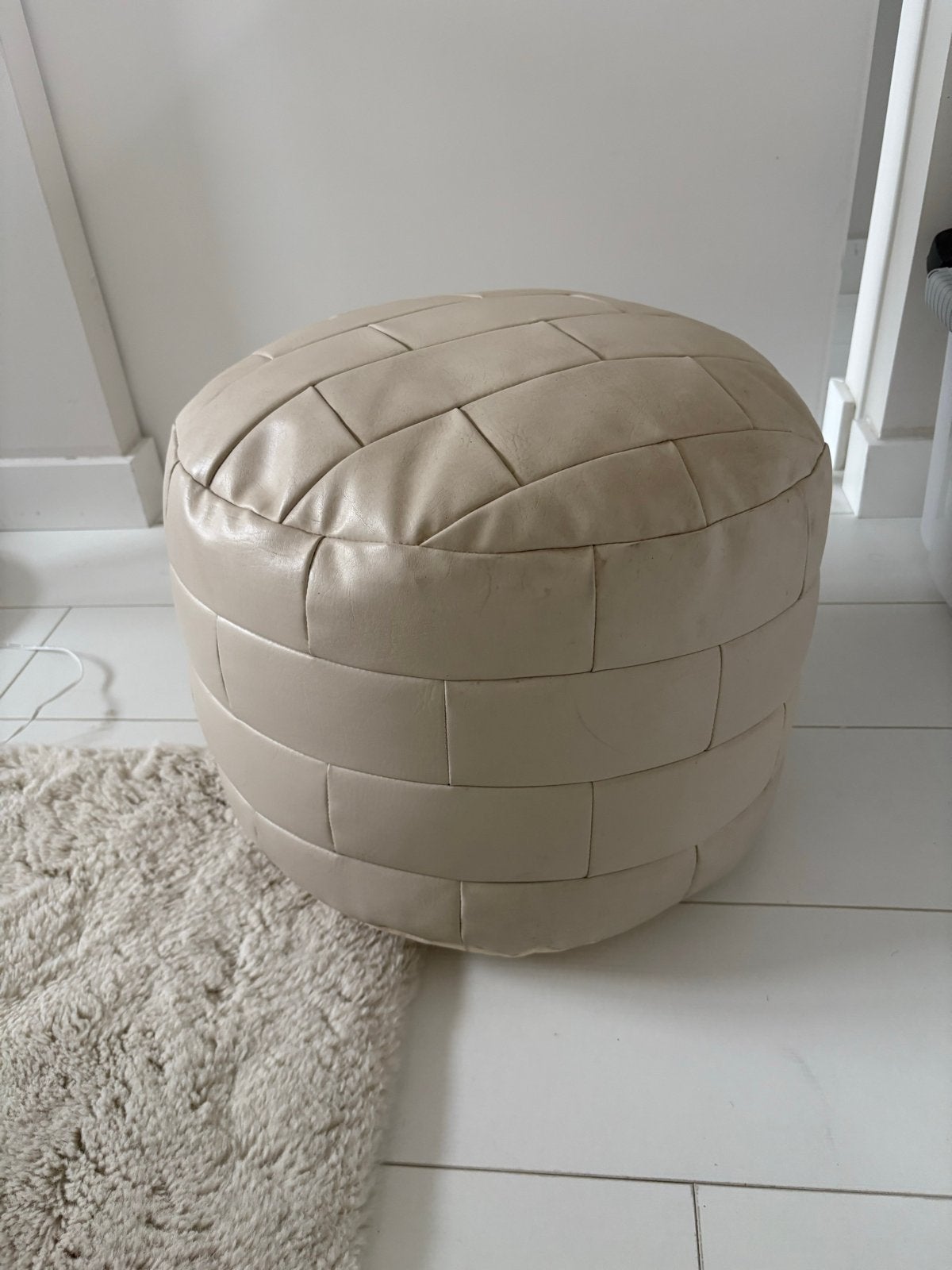 Vintage Retro Poef Crème Beige 45x35 cm, Huis en Inrichting, Gebruikt, Rond, Ophalen of Verzenden, Stof